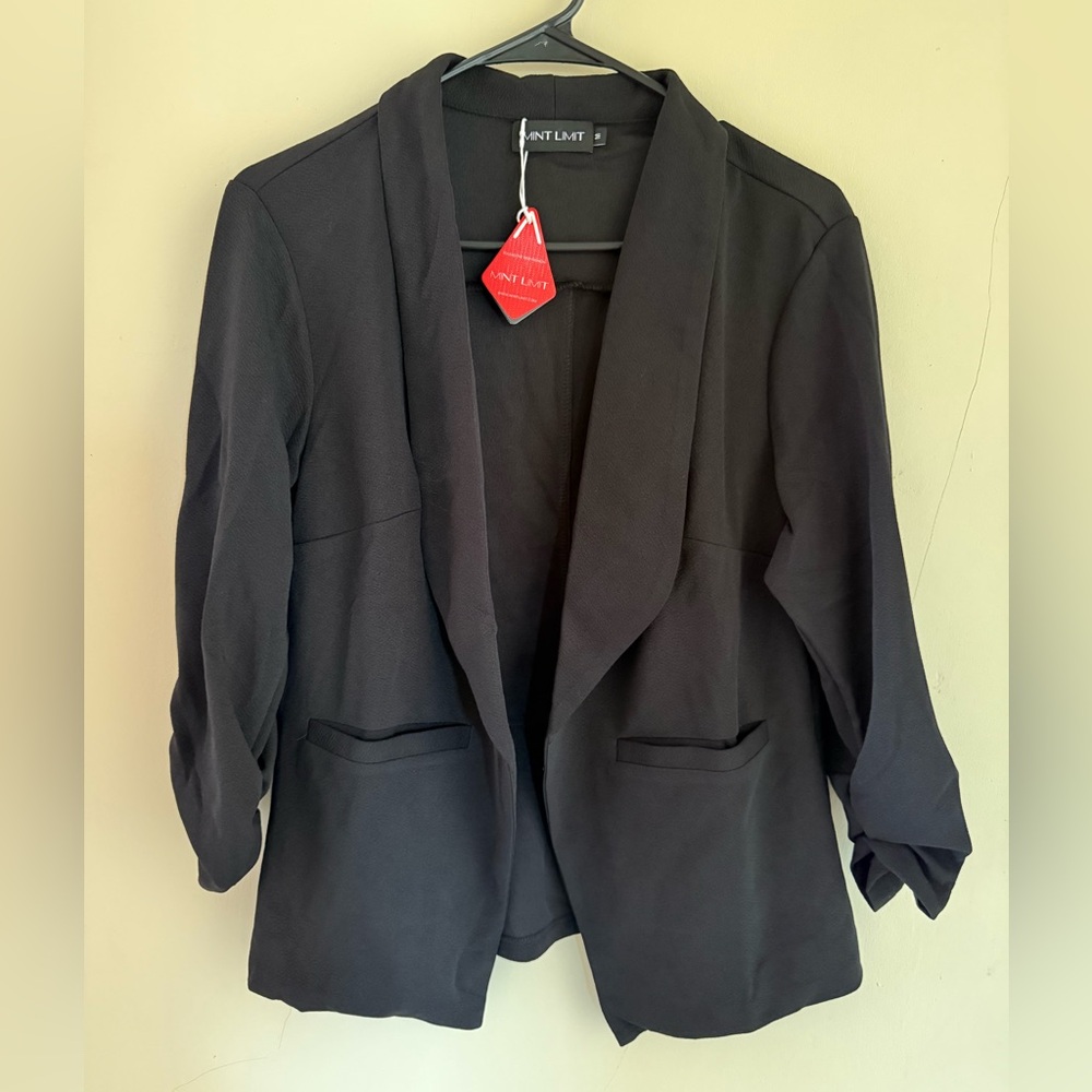 Mint Limit Black Blazer